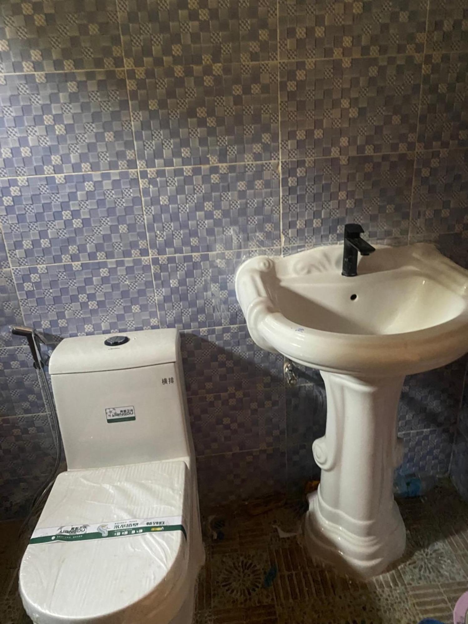 Debora Guest House Freetown Exteriör bild