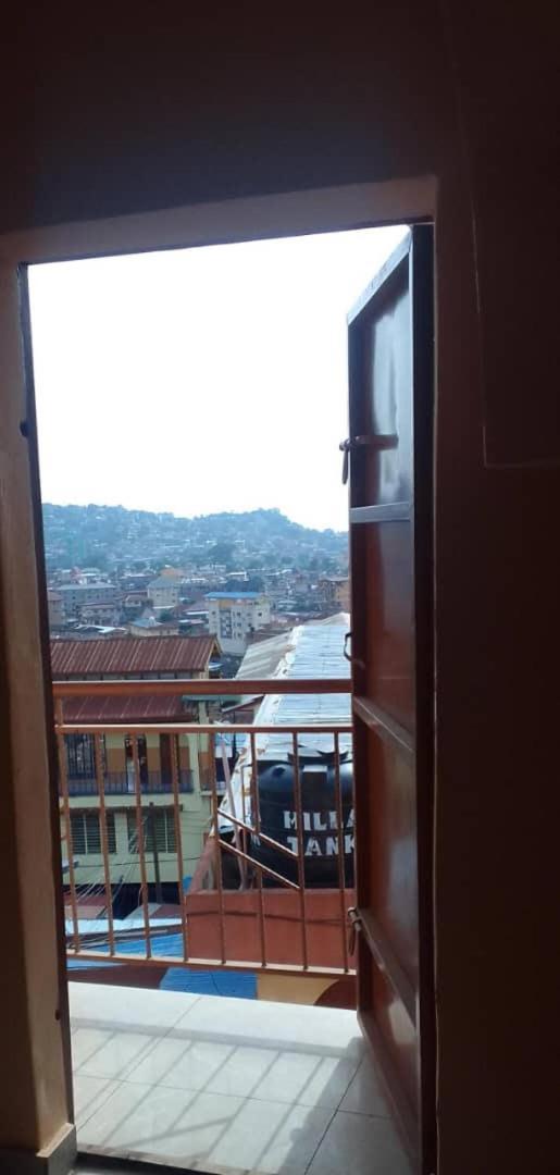 Debora Guest House Freetown Exteriör bild